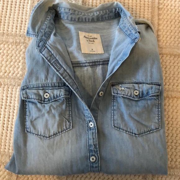 MUST GO BY 8/5: Abercrombie & Fitch Bundle - Picture 7 of 8